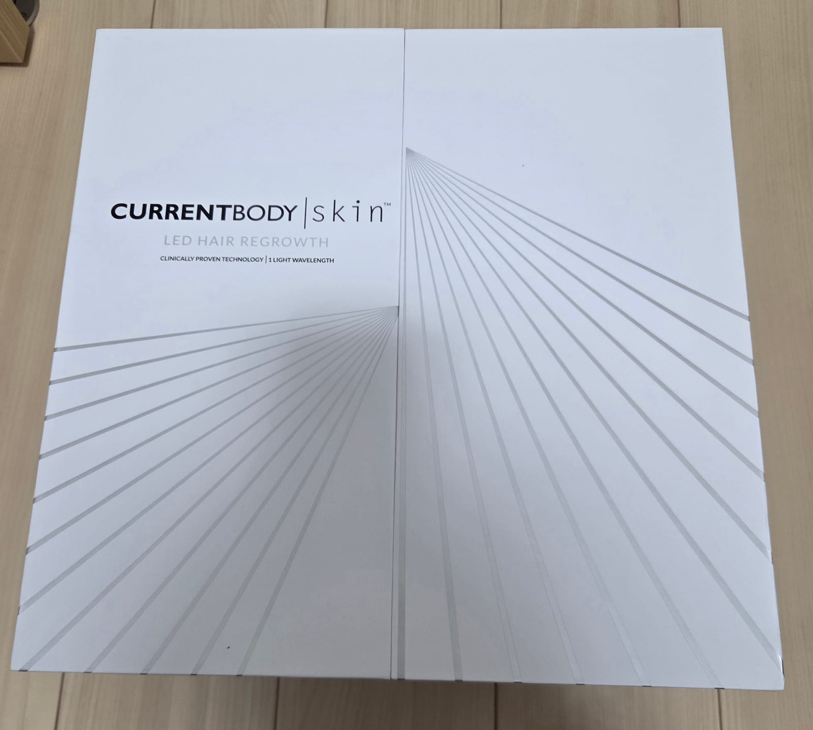 届いたLED頭皮・頭髪ケアデバイスの外箱